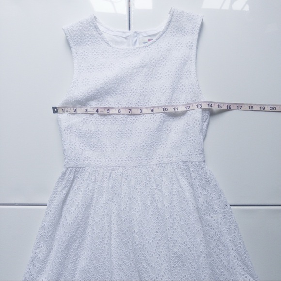 Vineyard Vines Eyelet Dress - Picture 7 of 7